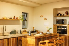 尊榮公寓, 2 間臥室, 陽台 | 私人廚房 | 電冰箱、微波爐、烤箱、爐台