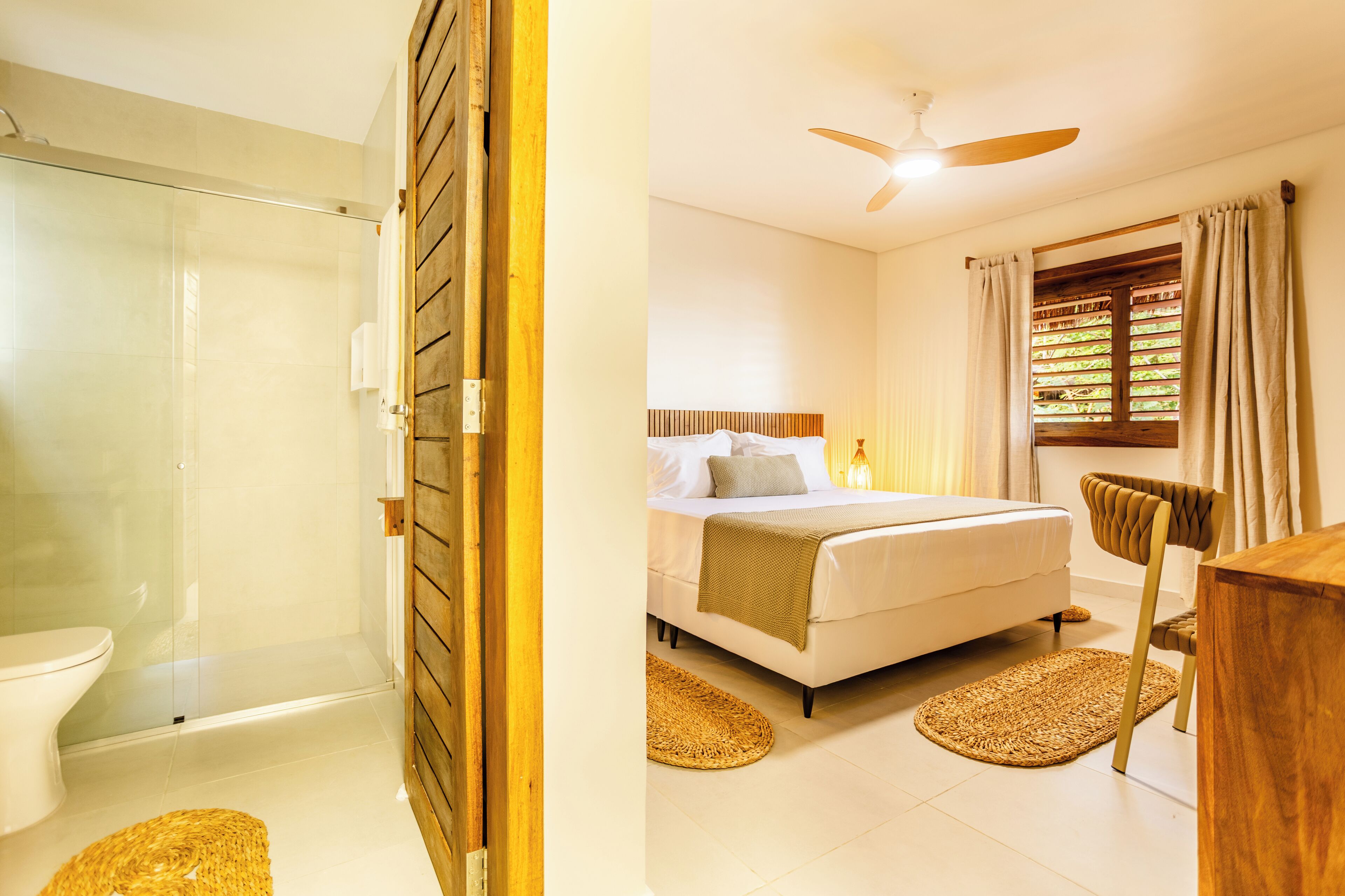 尊荣公寓, 2 间卧室, 阳台 | 客房内保险箱、办公桌、笔记本电脑工作区、遮光窗帘