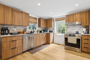 Micro-ondas, fogão, cooktop, lava-louças