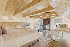 8 quartos, ferros/tábuas de passar roupa, Wi-Fi, roupa de cama