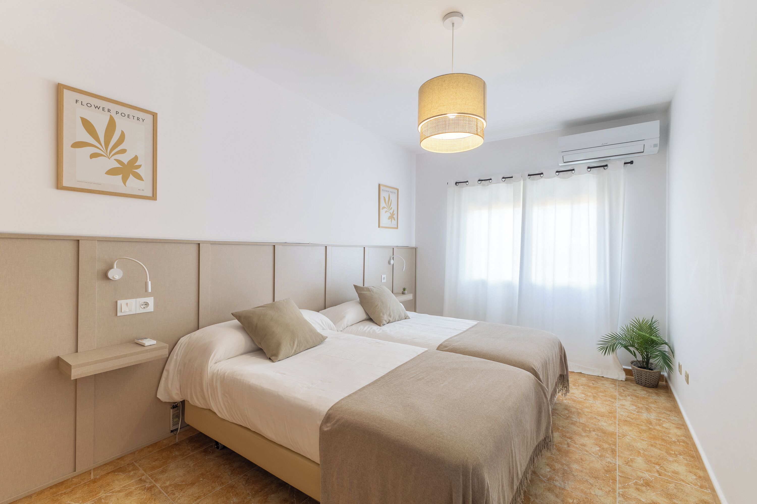 3 slaapkamers, een strijkplank/strijkijzer, wifi, beddengoed