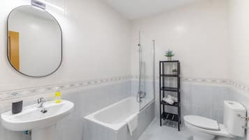 SĂšche-cheveux, serviettes fournies