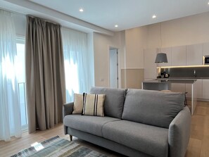Superior Apartment, 2 Bedrooms | Living area
