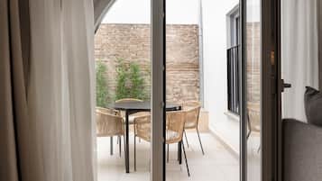Studio, op benedenverdieping | Terras
