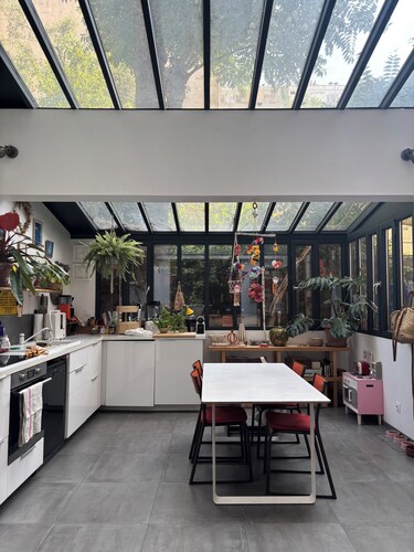 Artist's house in the heart of Marseille, Vauban district