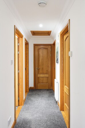 Interior - Forres Nights (Forres)