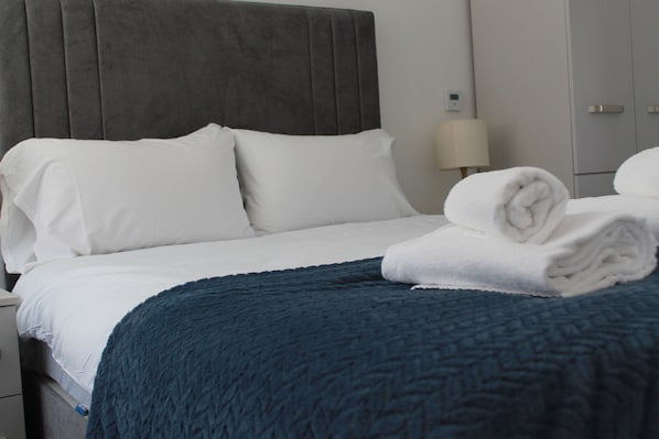Comfort Apartment | Iron/ironing board, free WiFi