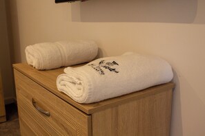 Comfort Apartment | Iron/ironing board, free WiFi