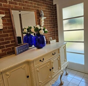 Interior - Spacious and Stylish Chi Boho Haven,  7 to 10 mins to Downtwn,River St and Arena (Savannah)