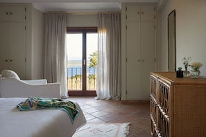 6 chambres, fer et planche à repasser, Wi-Fi, draps fournis