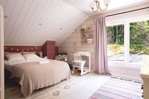 3 Schlafzimmer, Schreibtisch, Bügeleisen/Bügelbrett, Reisekinderbett