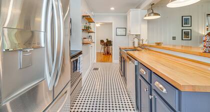 Close to UT campus and downtown Knoxville!