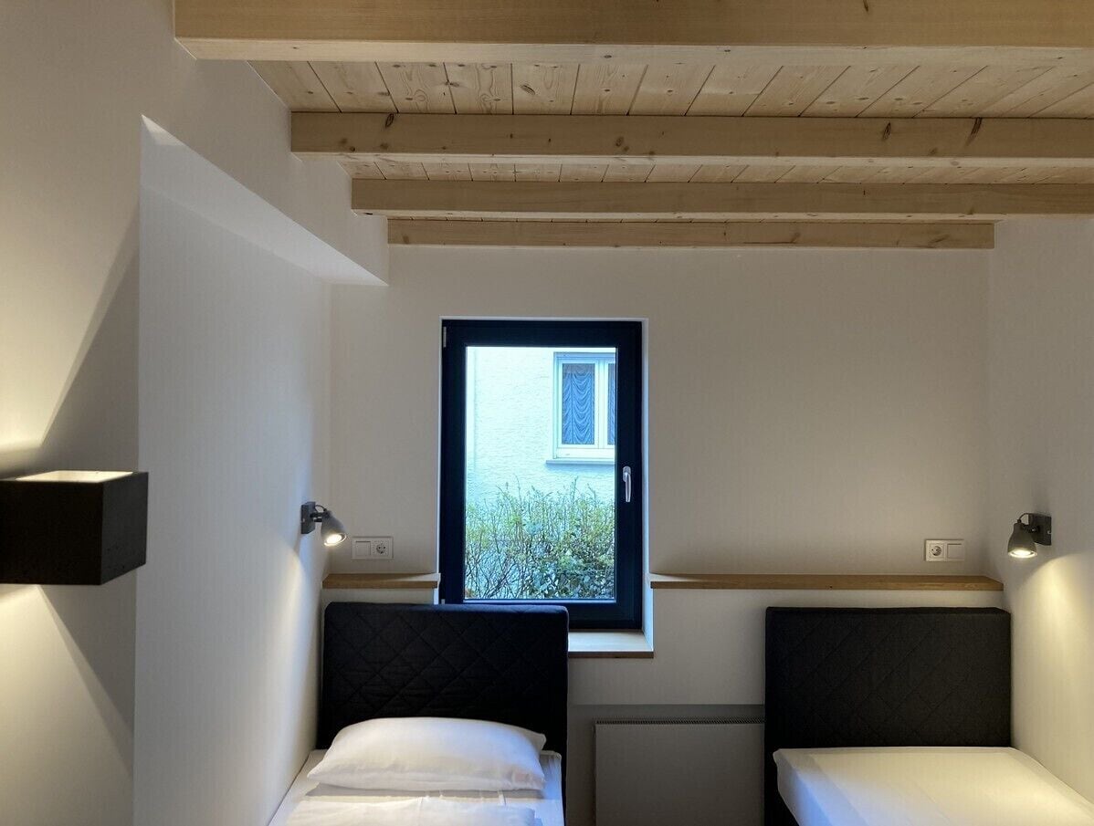 Apartment, 2 Schlafzimmer, barrierearm, Nichtraucher (Wohnung Nr. 01) | ห้องเก็บเสียง, เตารีด/โต๊ะรีดผ้า, เปล/เตียงเด็กอ่อน (ฟรี), Wi-Fi ฟรี