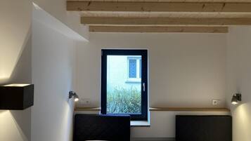 Apartment, 2 Schlafzimmer, barrierearm, Nichtraucher (Wohnung Nr. 01) | Schallisolierte Zimmer, Bügeleisen/Bügelbrett, kostenlose Babybetten