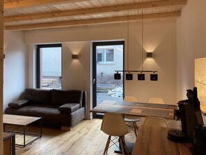 Apartment, 2 Schlafzimmer, barrierearm, Nichtraucher (Wohnung Nr. 01) | In-room dining