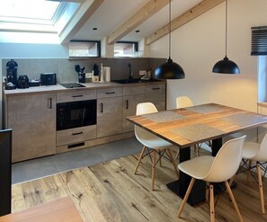 Apartment, 1 Schlafzimmer, Nichtraucher (Wohnung Nr. 11) | Makan dalam bilik