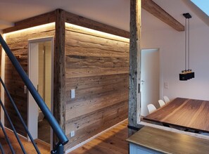 Maisonette, 3 Schlafzimmer, Nichtraucher, Balkon (Wohnung Nr. 06) | Spiseområde på rommet