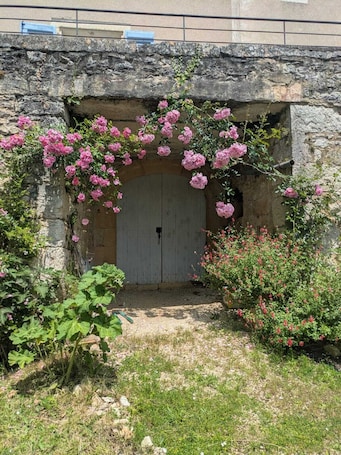 外観の詳細. Domaine de l'Ameillée, authentic Quercy in the heart of Périgord Blanc