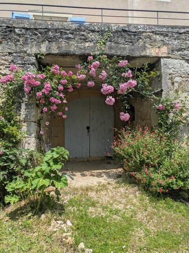 Domaine de l'Ameillée, authentique quercynoise au coeur du Périgord blanc