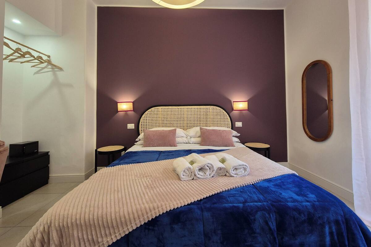 Classic Room, Courtyard View | Hypo-allergenic bedding, memory foam beds, in-room safe, desk