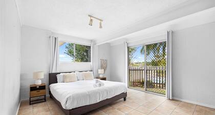 4BR Retreat with Pool & Scenic High Steps View