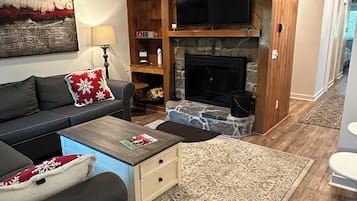 Télévision, cheminée