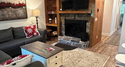 Charming 2-bedroom Stratton Mountain Condo with shuttle service