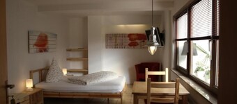 Perfect for craftsmen: affordable double room near the highway