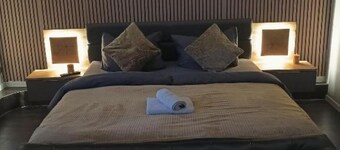 Perfect for craftsmen: affordable double room near the highway