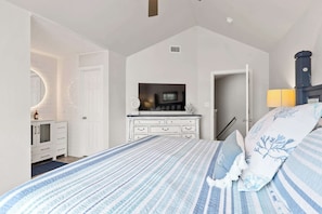 3 bedrooms, iron/ironing board, WiFi, bed sheets - 3BR Townhome Steps to Bay - Pool & Beach Gear (Navarre)