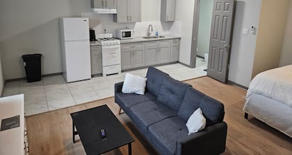 Quaint studio in Sweeny for a cozy getaway