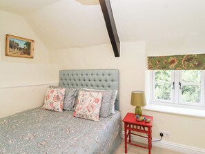 2 bedrooms, individually decorated, individually furnished, free WiFi