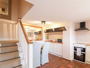 Dishwasher, cookware/dishes/utensils - Thatchers End (Sherborne)