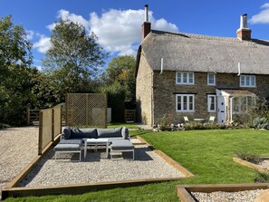 Cottage | Terrace/patio - Thatchers End (Sherborne)