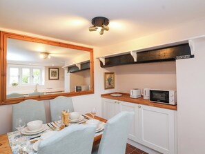 Dining - Thatchers End (Sherborne)