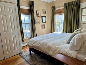 5 habitaciones, tabla de planchar con plancha, cuna de viaje y wifi 