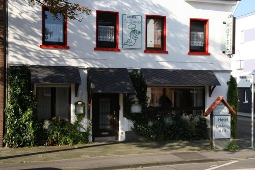 Perfect for craftsmen: affordable double room near the highway