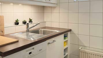 Micro-ondes, plaque de cuisson, lave-vaisselle