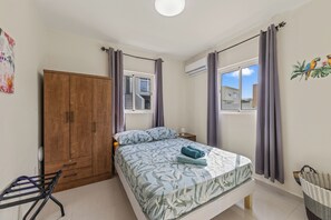 Silitysrauta/-lauta, ilmainen Wi-Fi, vuodevaatteet