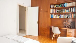 3 多间卧室、熨斗/熨衣板、WiFi、床单