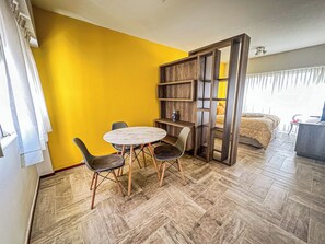 Basic Studio | Living area