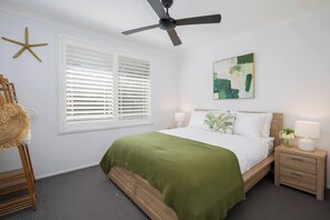 Iron/ironing board, travel cot, WiFi, bed sheets