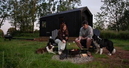 Eco Off-Grid Hideaway with Scenic Walks