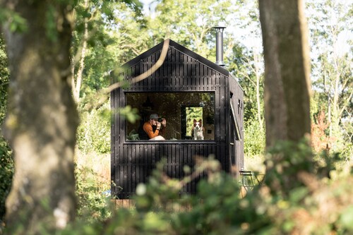 Eco Off-Grid Hideaway with Scenic Walks