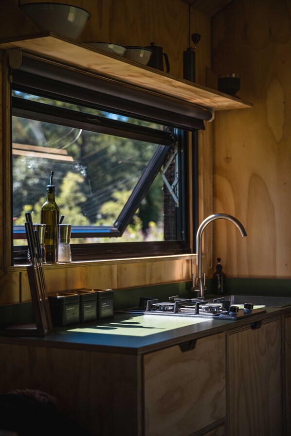 Coffee/tea maker, eco-friendly cleaning products