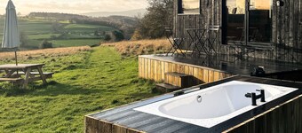 Family Friendly Off-Grid Cabin In North Wales