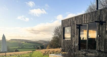 Family Friendly Off-Grid Cabin In North Wales