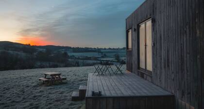 Family Friendly Off-Grid Cabin In North Wales