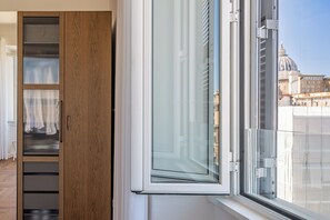 Triple Room, City View | Desk - RESIDENZA DEGLI SPEZIALI ROMA PRATI (Rome)