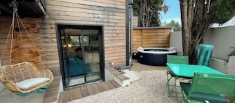 Relaxation bubble with Jacuzzi